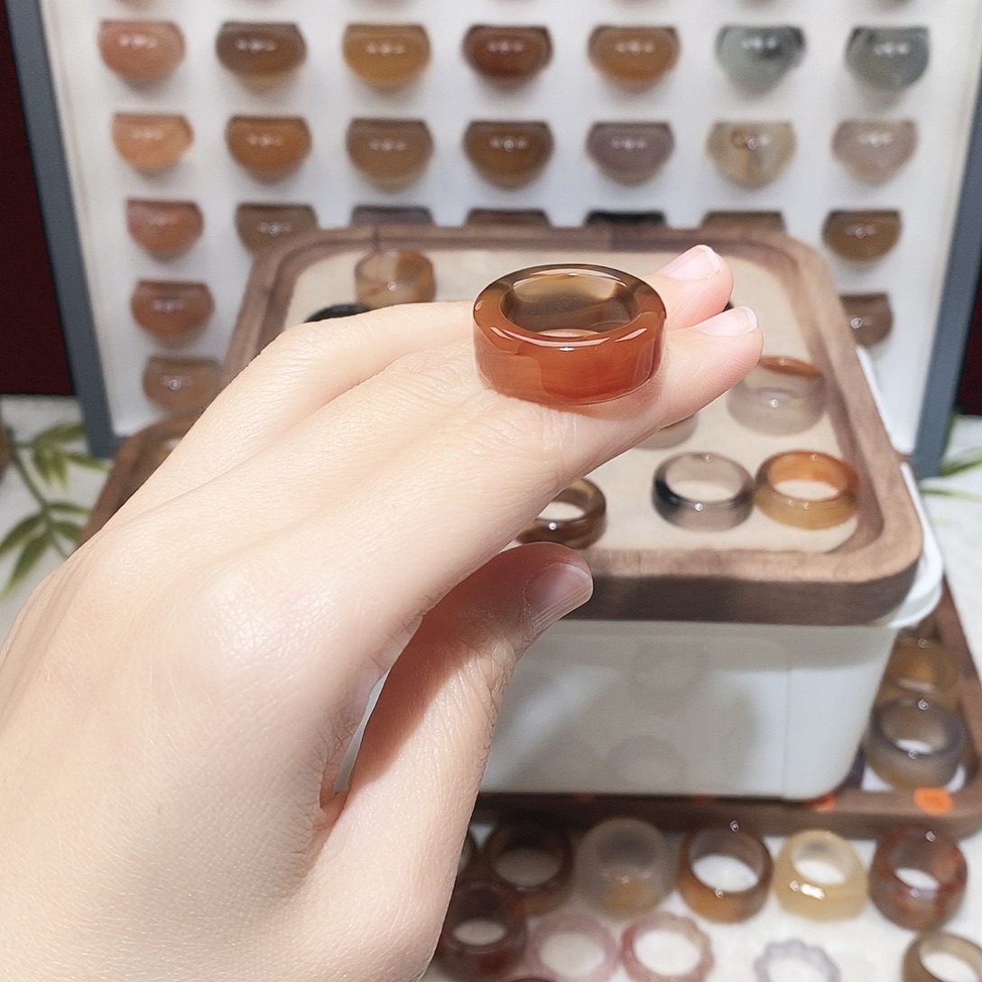 不***逞玛瑙/玉髓未镶嵌戒指港18