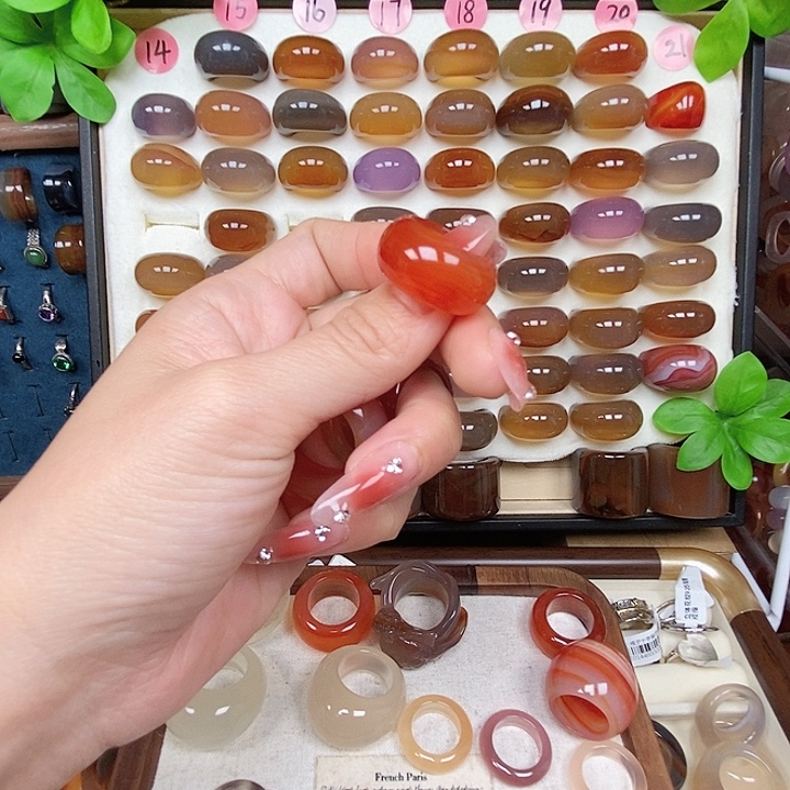 唐***歪玛瑙/玉髓合金戒指