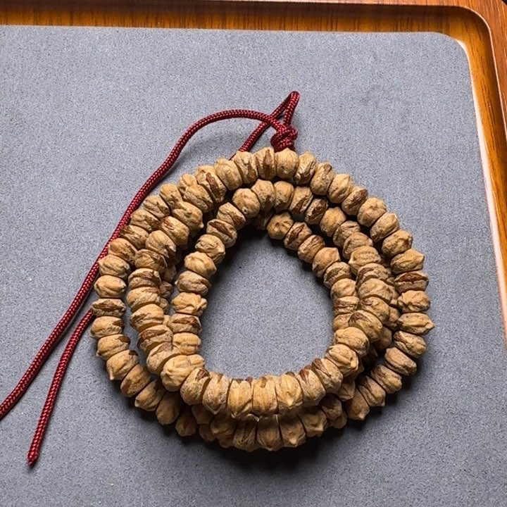 柏香籽/百香籽手串白*焰