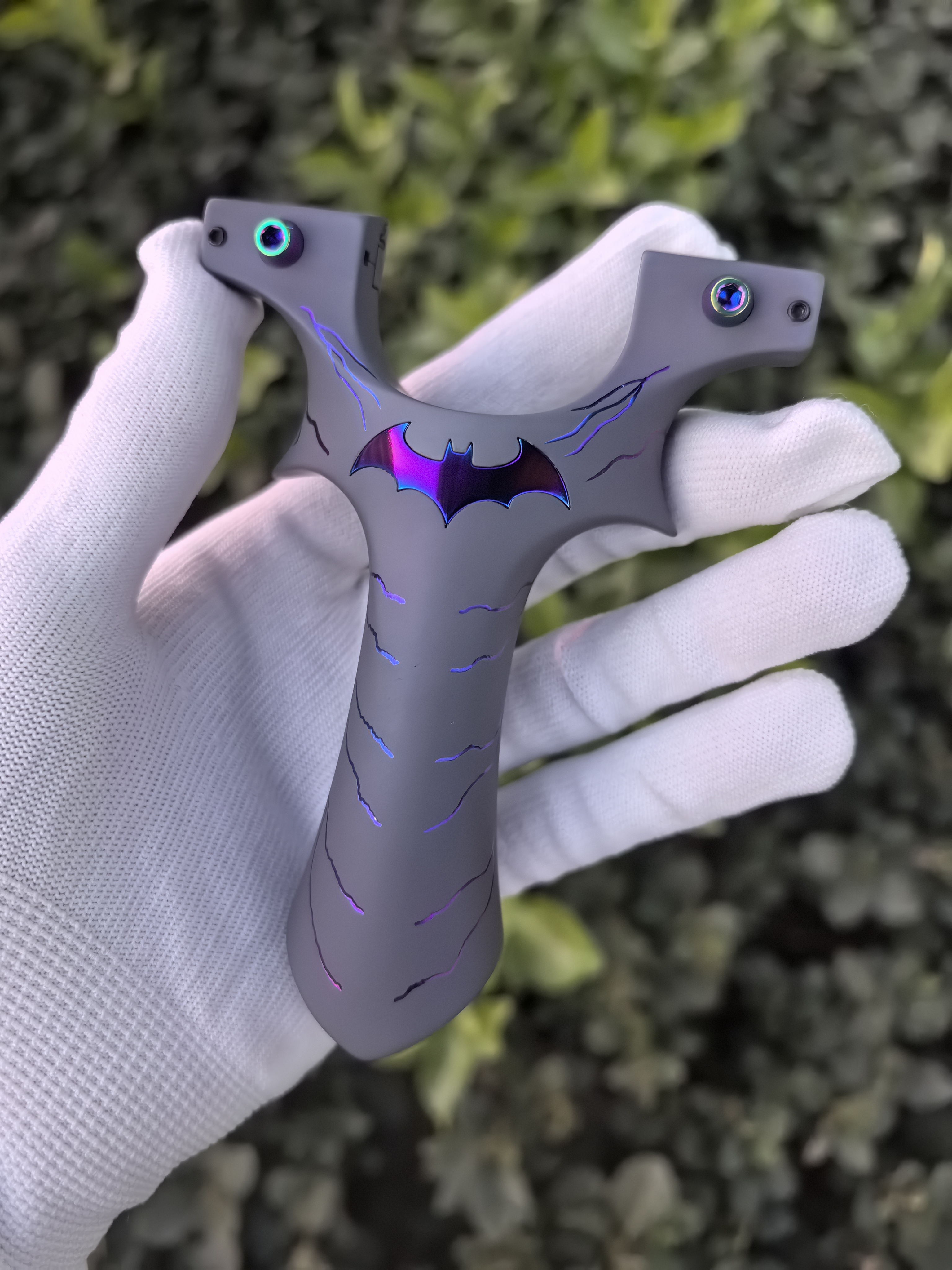 钛合金蝙蝠侠三代龙齿暗扣大威力弹弓户外实战竞技成人玩具