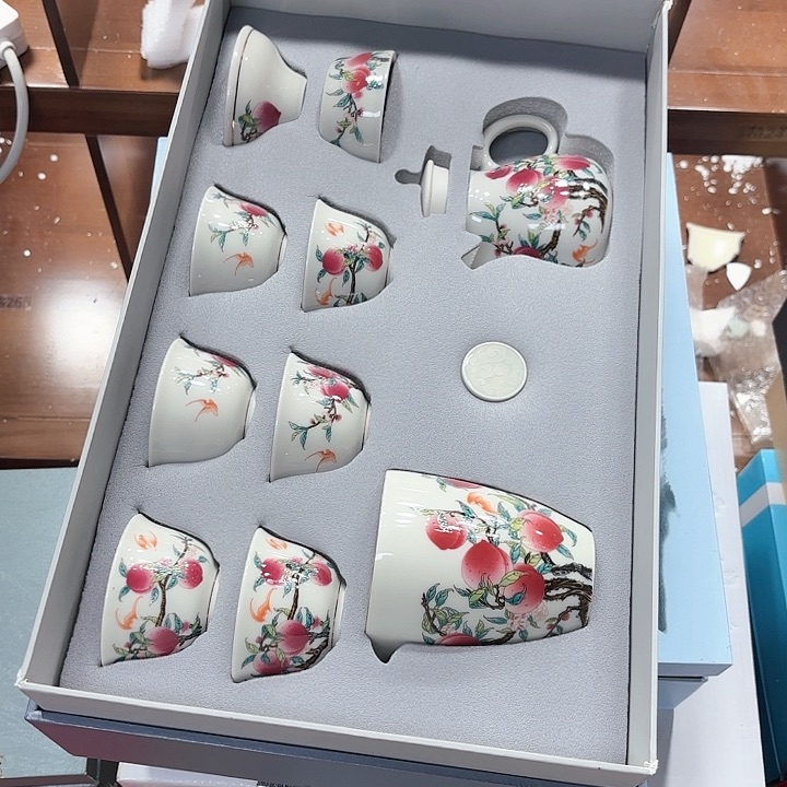 孤品茶具套装等。          