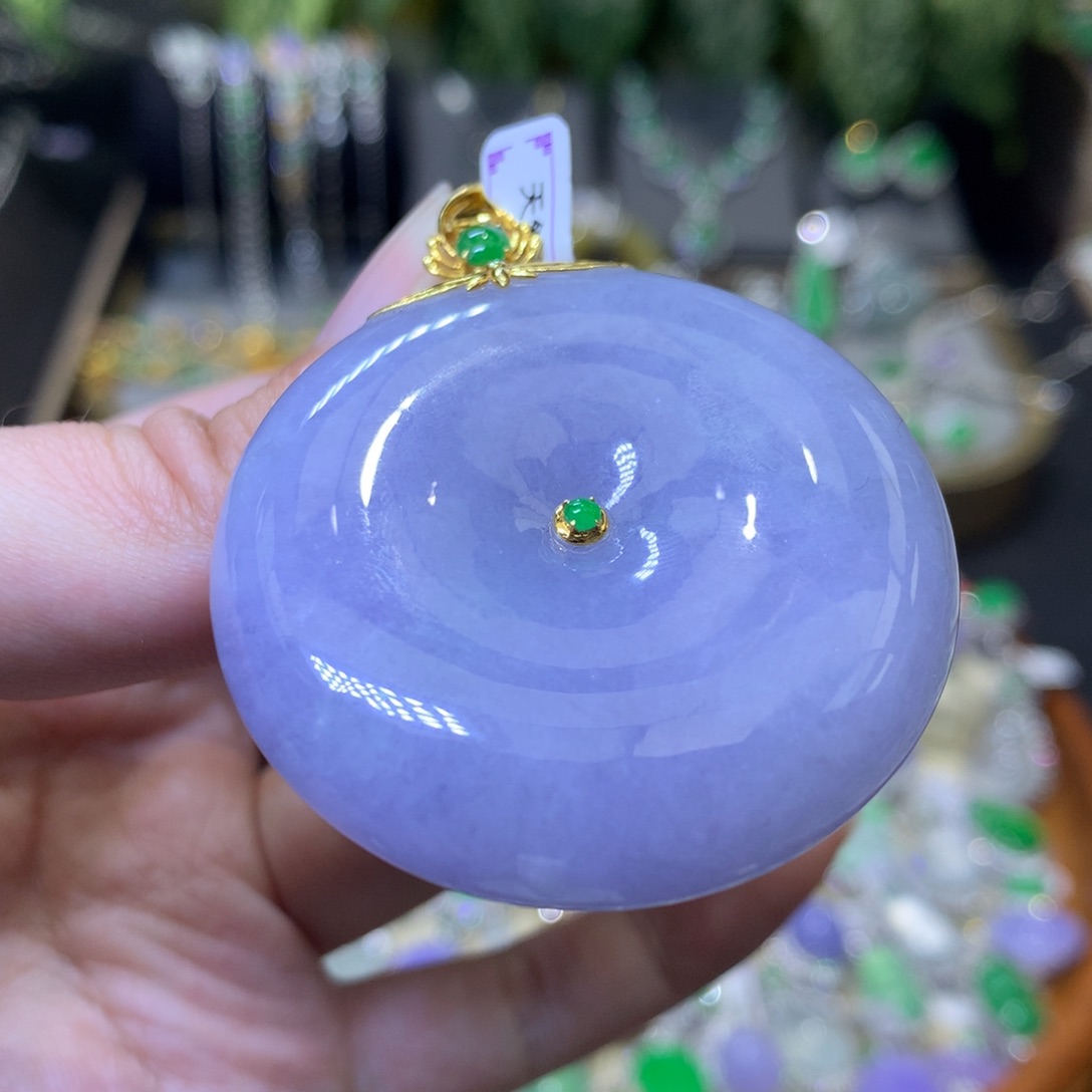 颈饰18K金镶嵌翡翠