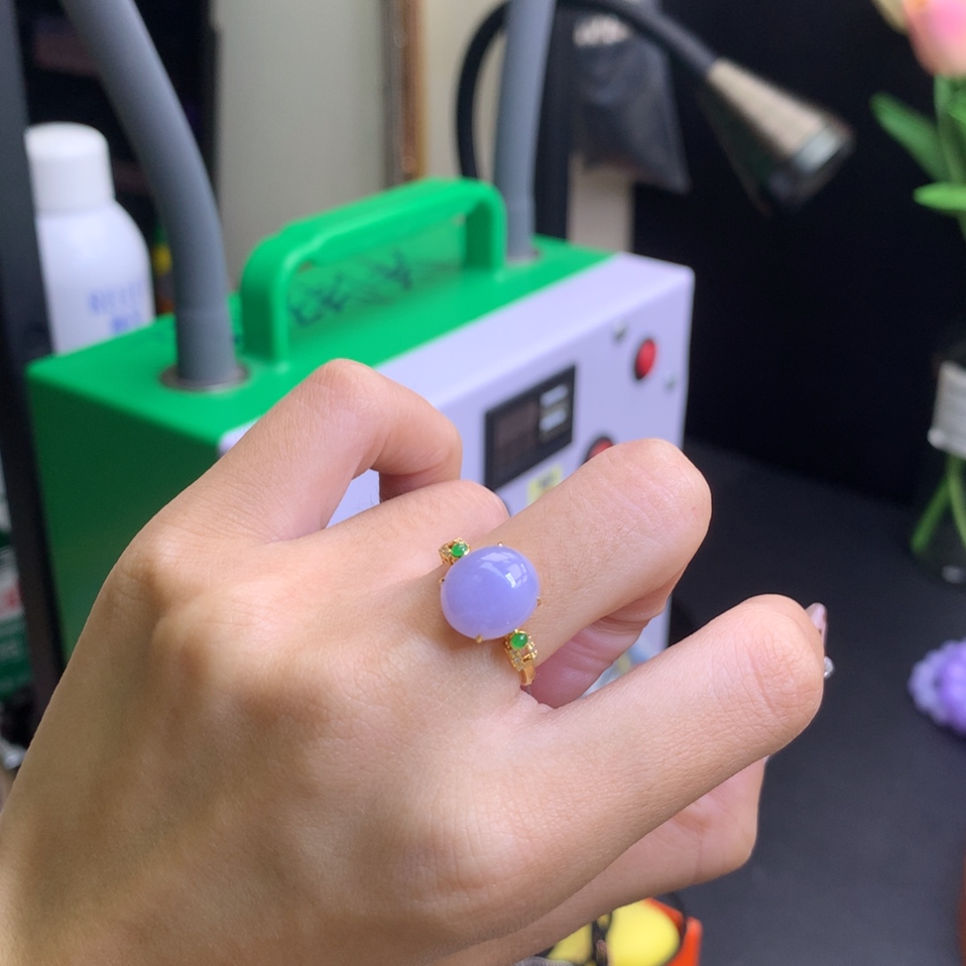 貓***e翡翠18K金镶嵌颈饰