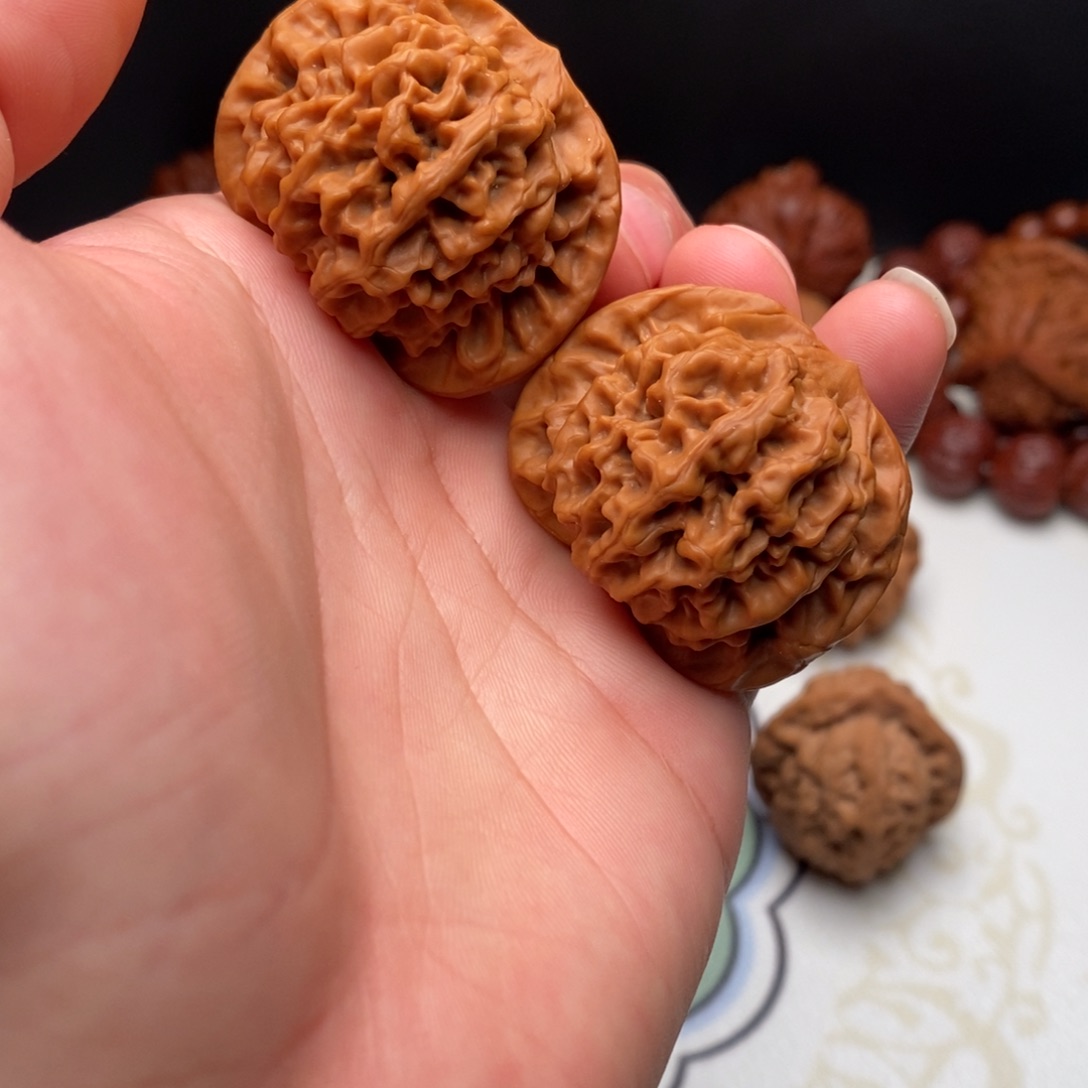 文玩核桃把件40秦闷