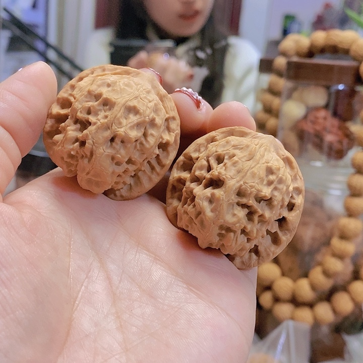 【闪购商品】文玩核桃把件40野狼