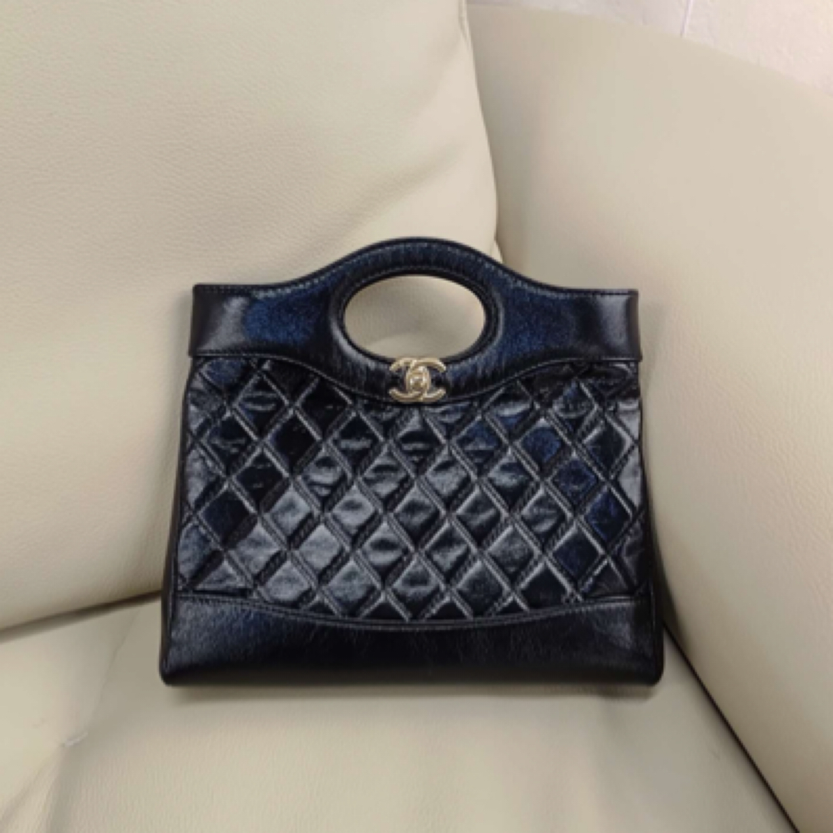 99新 Chanel/香奈儿 24S黑色金扣褶皱羊皮31bag mini斜挎包