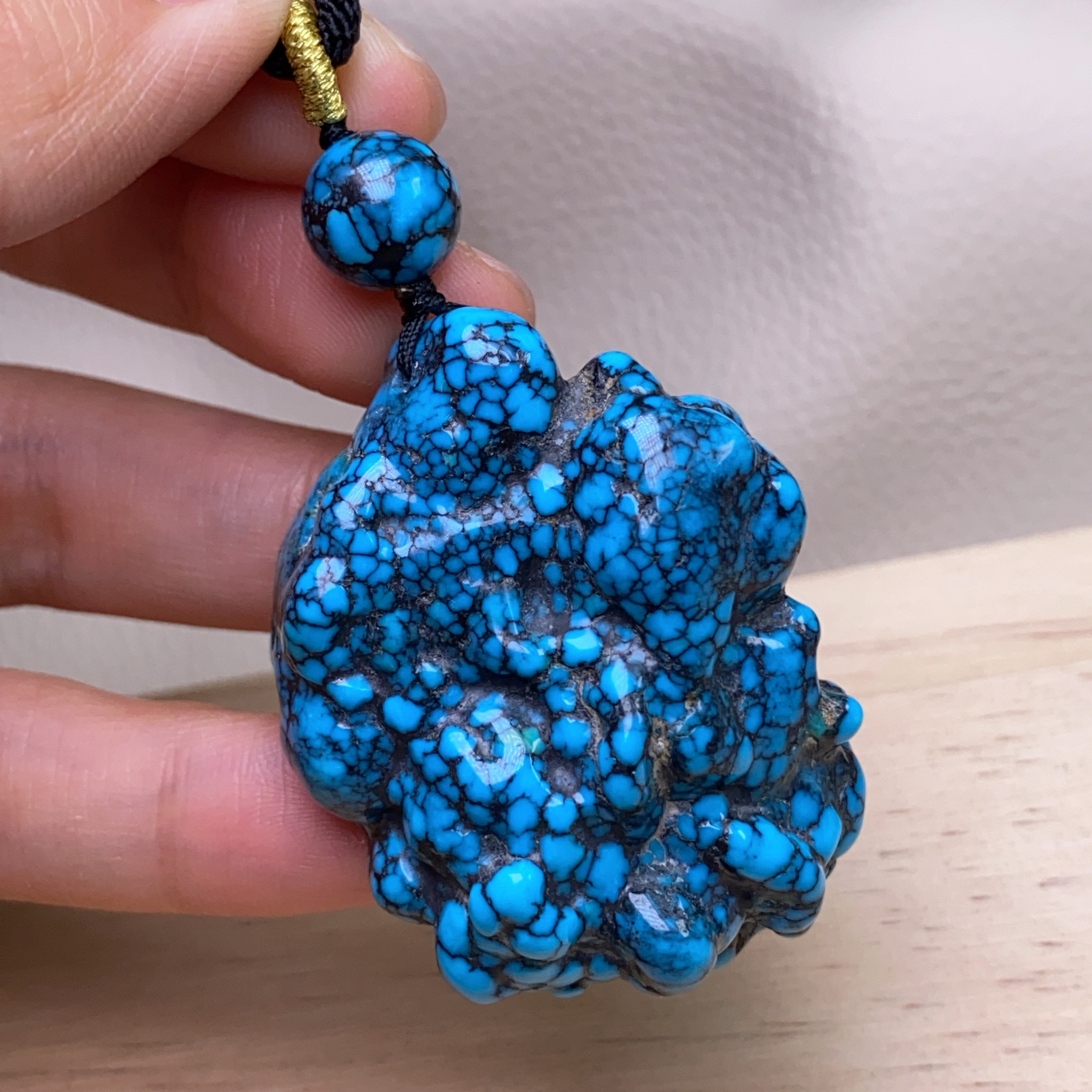 原矿绿松石吊坠乌蓝花随型吊坠高瓷高蓝尺寸35x46mm重37.2g