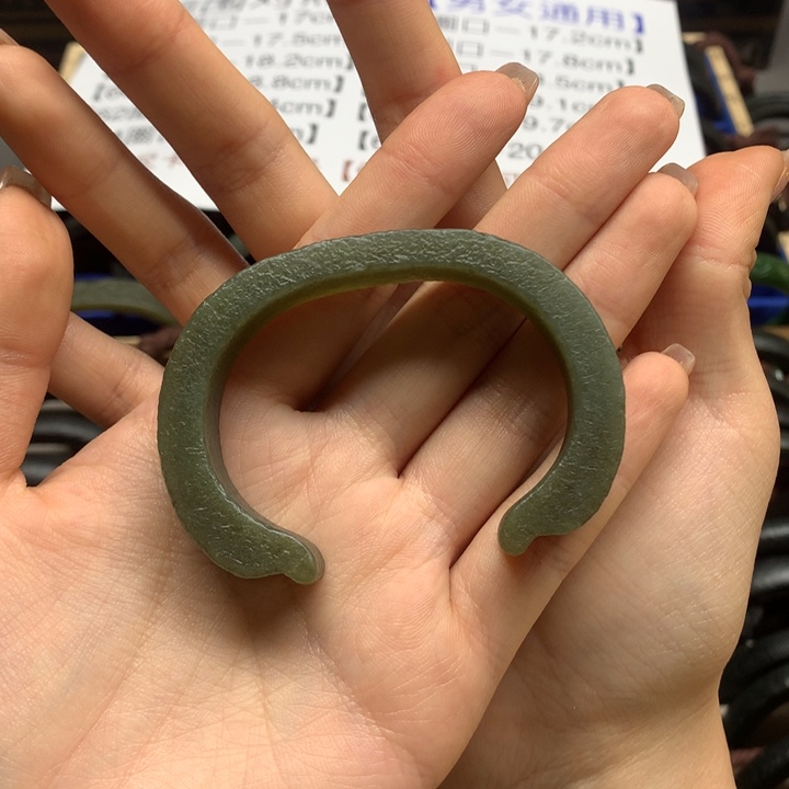 和田玉（糖玉）未镶嵌颈饰Y***