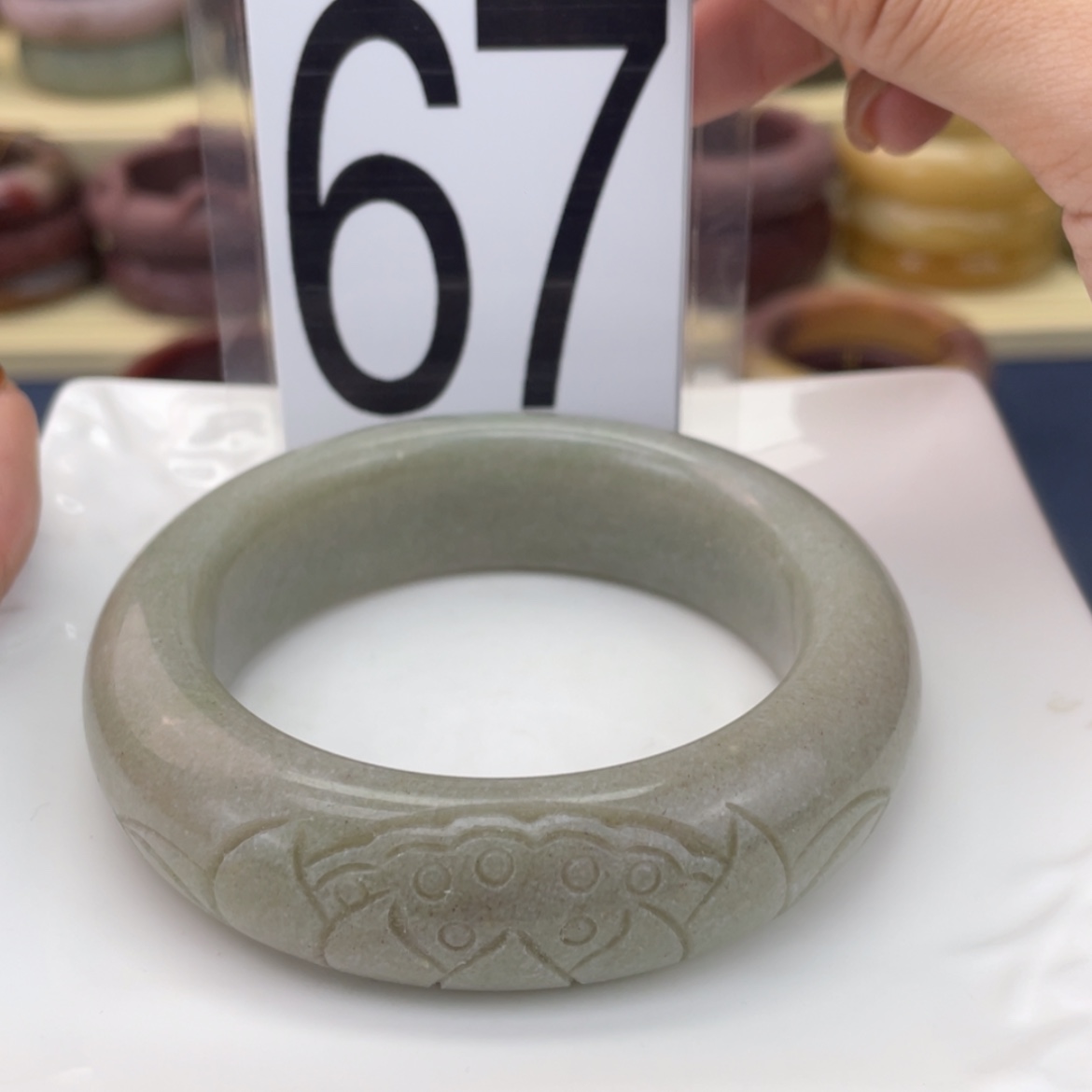 【闪购商品】石英质玉手镯未镶嵌