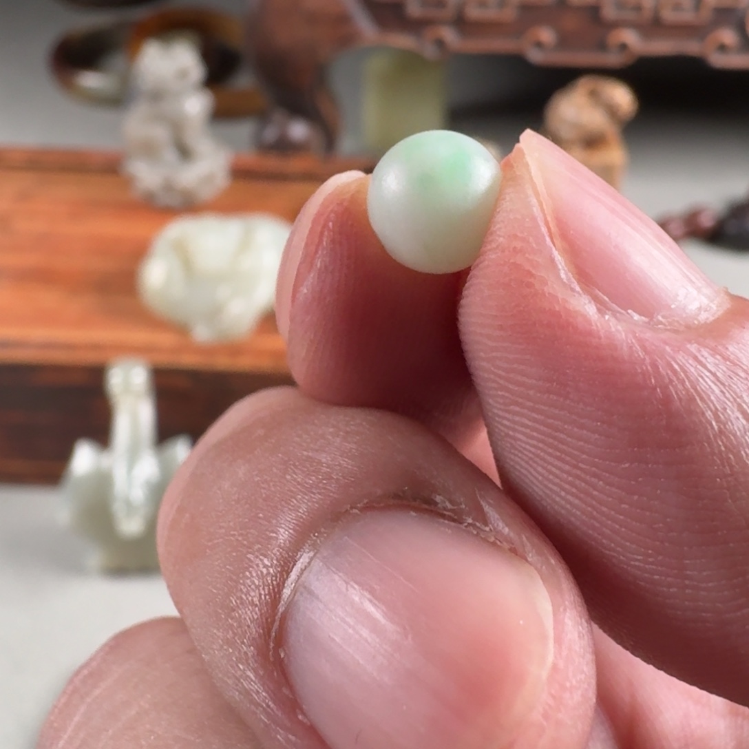 W***.翡翠未镶嵌颈饰翡翠未镶嵌散珠子