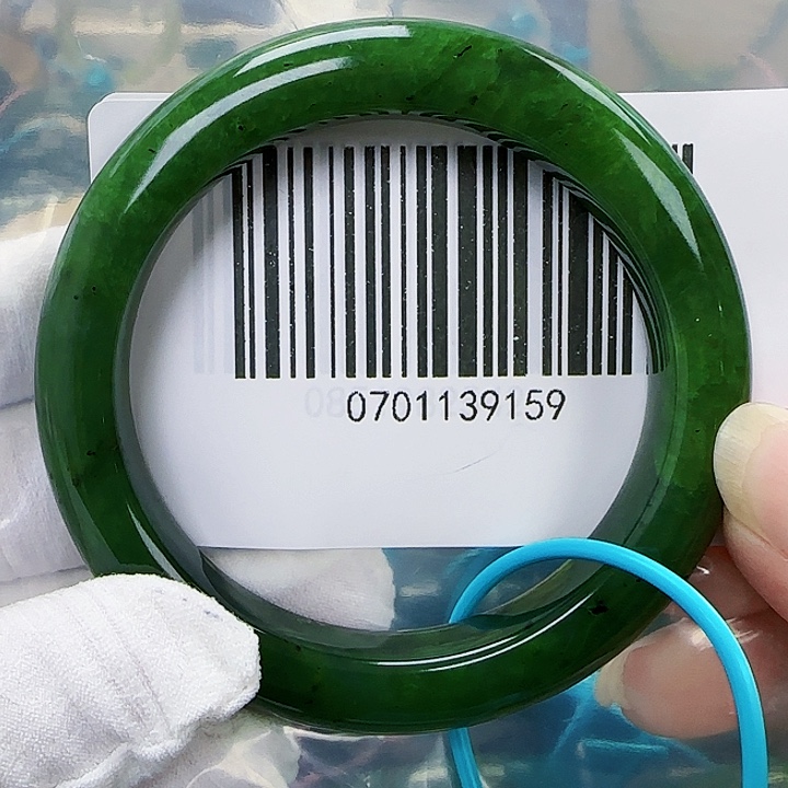 和田玉未镶嵌手镯微瑕5657