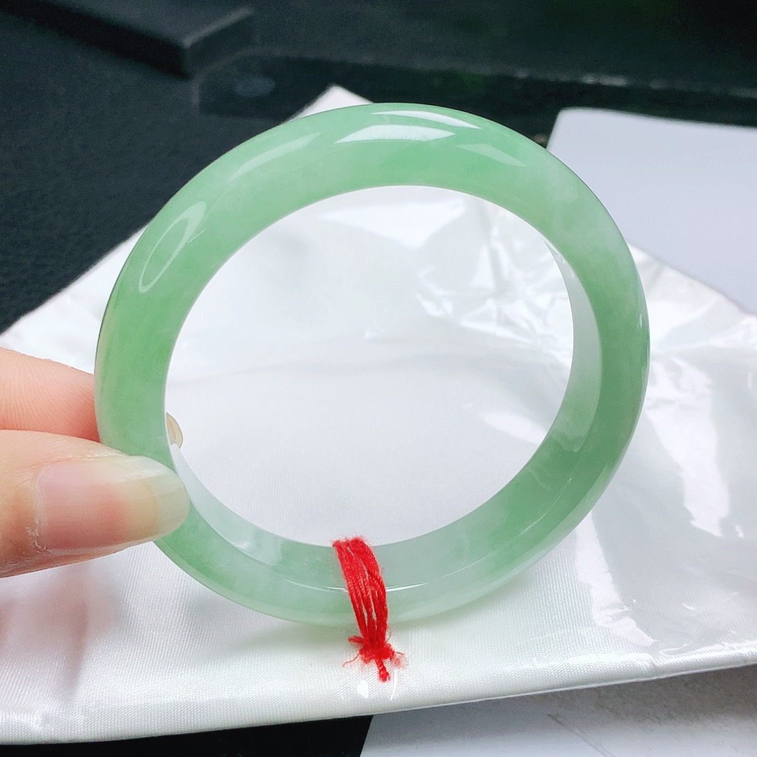 翡翠手镯未镶嵌正