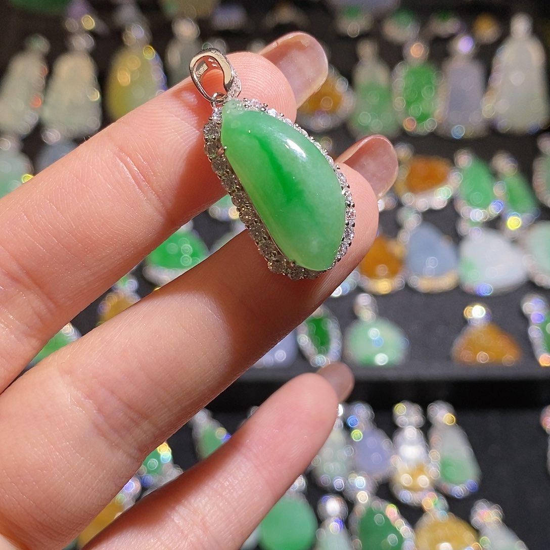 颈饰银S925镶嵌翡翠天然翡翠