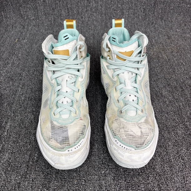 充新 42.5码 j37low 篮球鞋