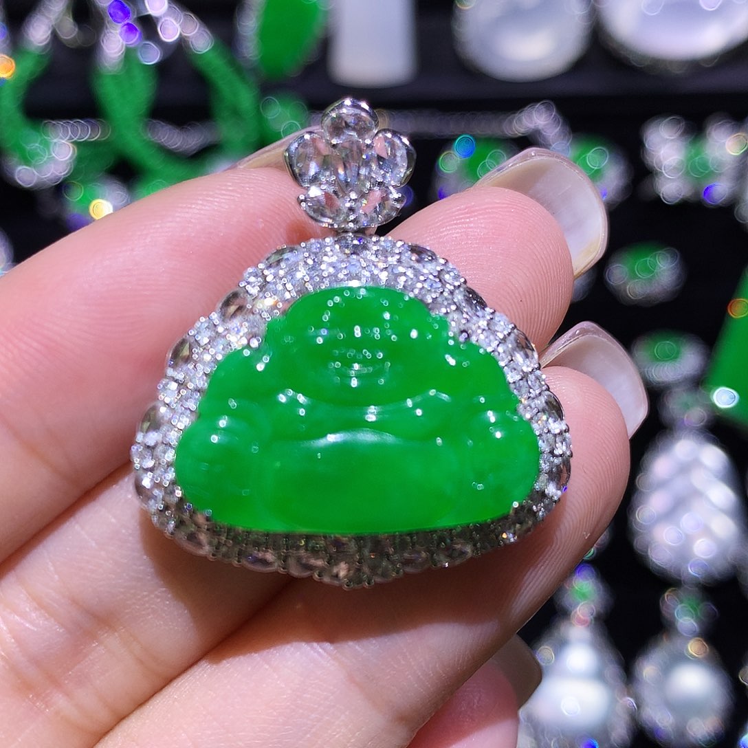 翡翠18K金镶嵌颈饰高冰满绿正阳