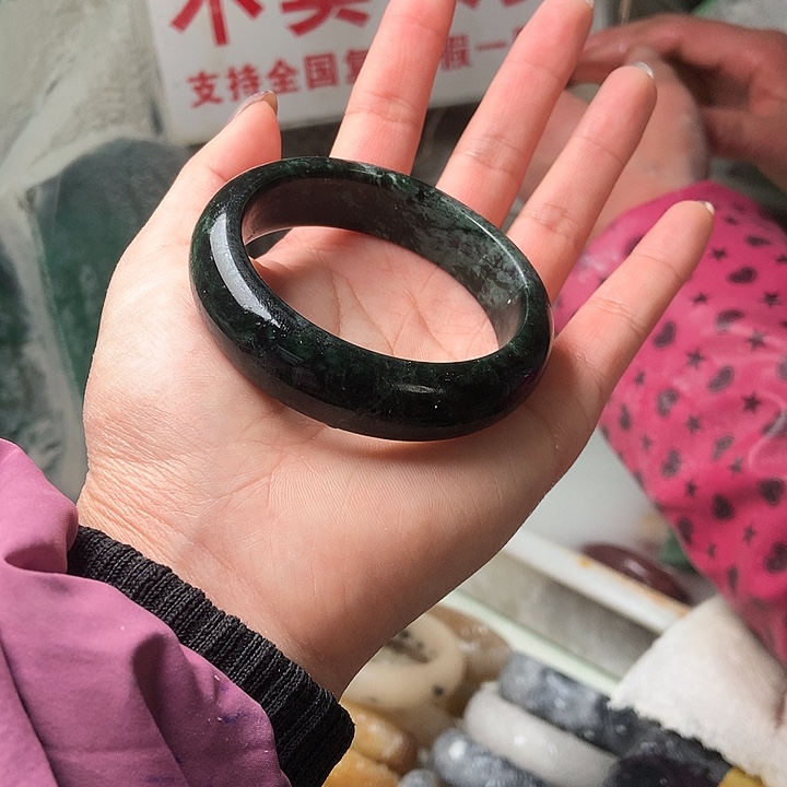 石英质玉未镶嵌手镯