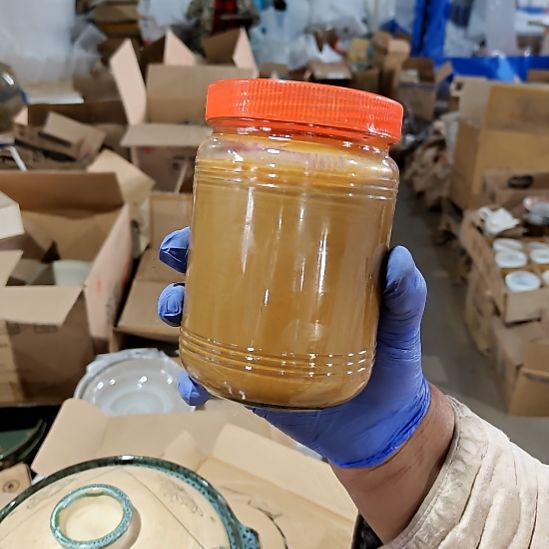 摆件盘子碗茶壶啥都有