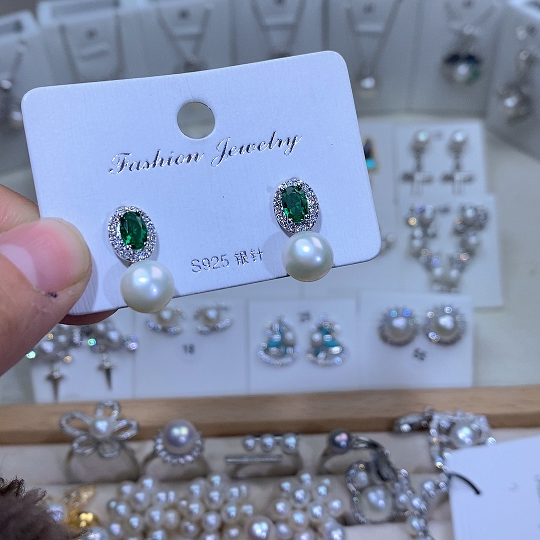 淡水珍珠未镶嵌耳饰