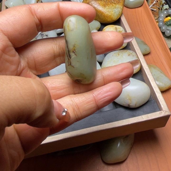 和田玉未镶嵌珠宝半成品