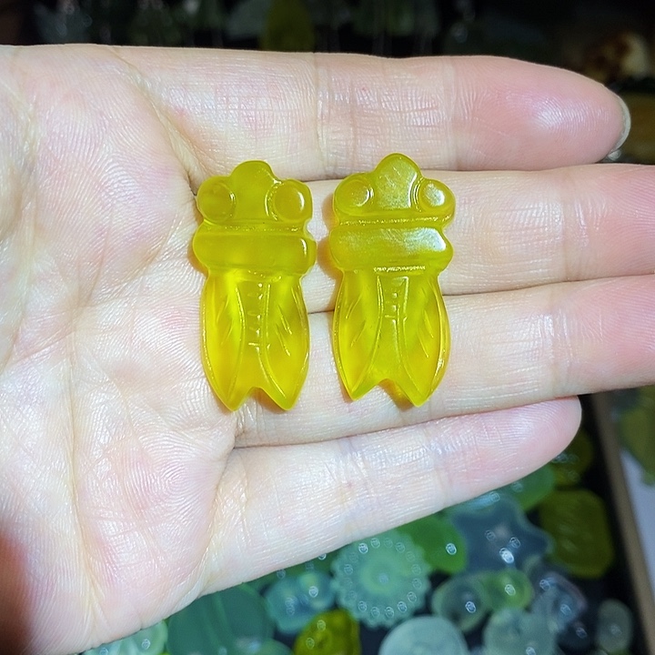 未镶嵌蛇纹石玉颈饰随机发送一个