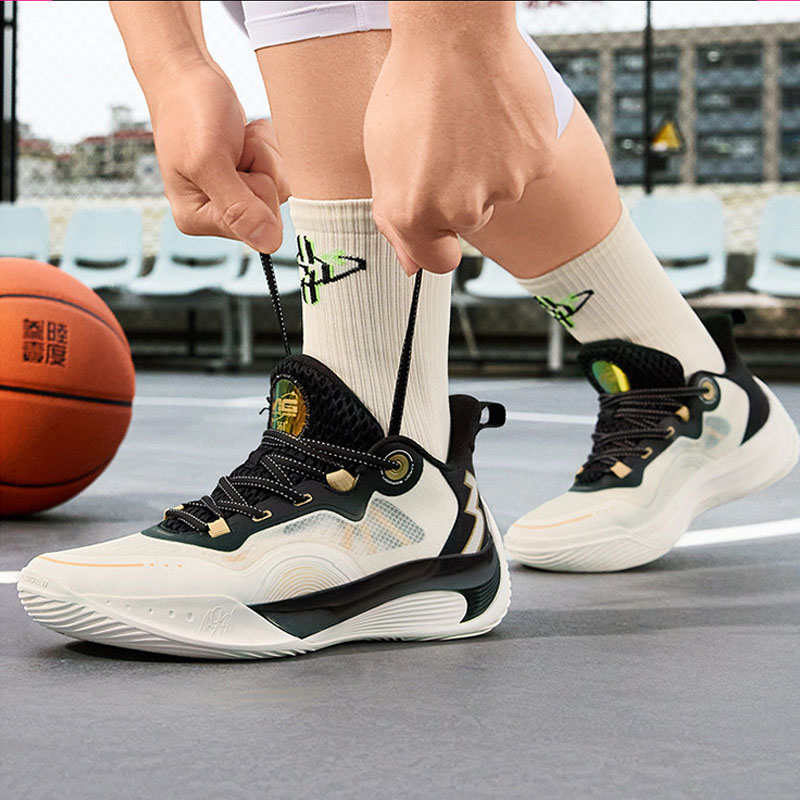 361°男子AG 闪耀春夏减震回弹运动篮球鞋防滑专业球鞋672421115V