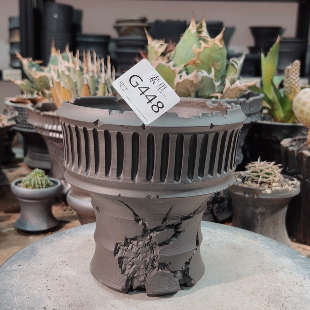 景德镇手工素里内面13.7高15瑕疵