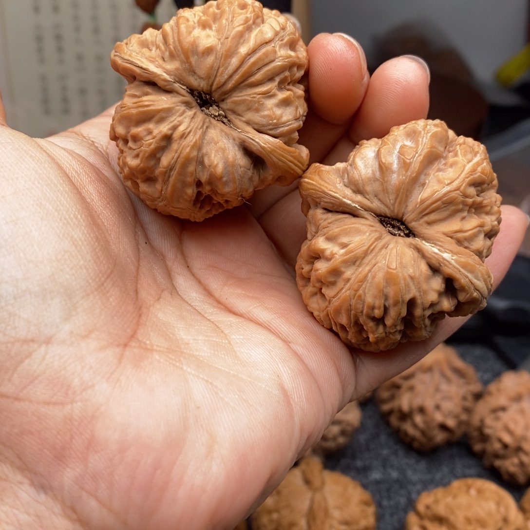 文玩核桃把件44元宝