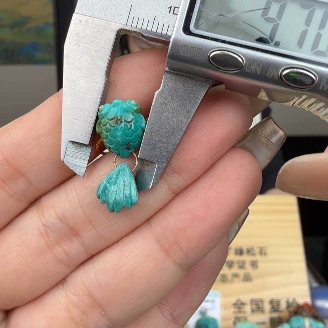 绿松石未镶嵌珠宝奇石