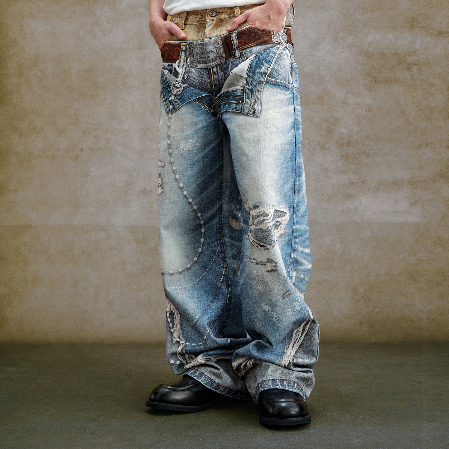 YADcrew亚德鲁三折叠腰头立体链条雕花腰带印花宽松直筒牛仔裤