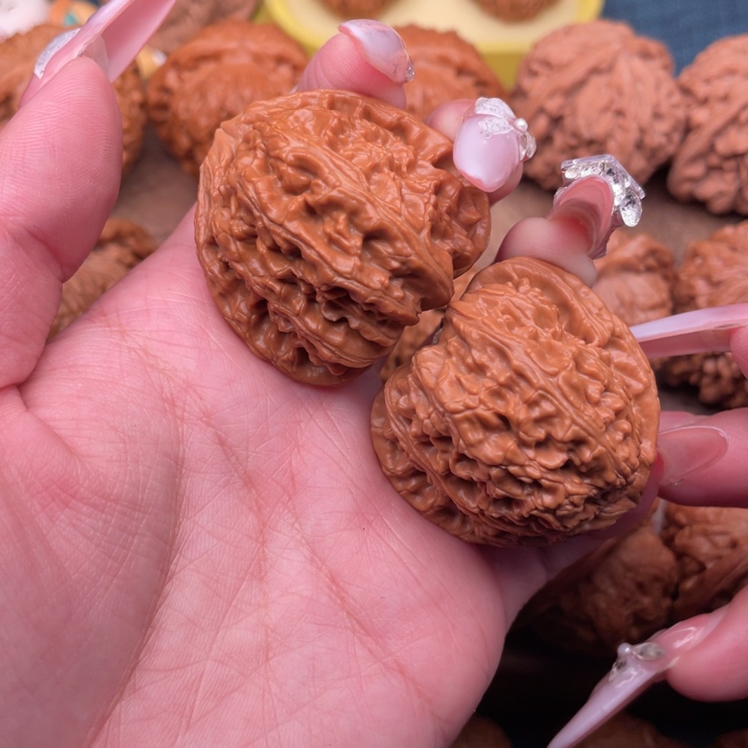 把件文玩核桃全品精配红皮三角白39