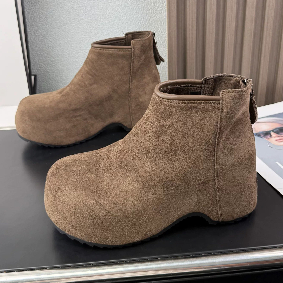 2025年秋冬厚底增高复古后拉链勃肯短靴