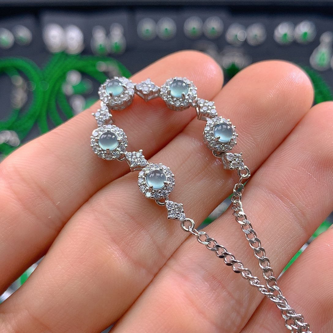 翡翠手链未镶嵌翡翠