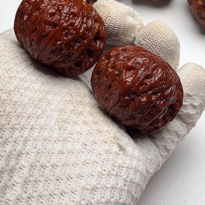 厨***凯吊坠桃核文玩核桃链接