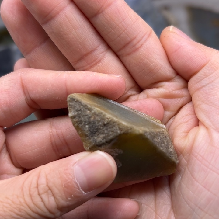 翡翠颈饰未镶嵌毛料