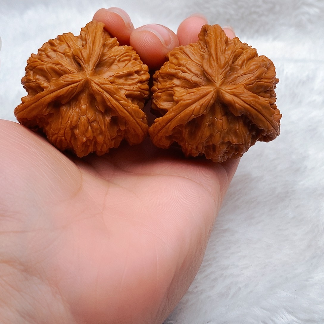 达***！吊坠文玩核桃三棱