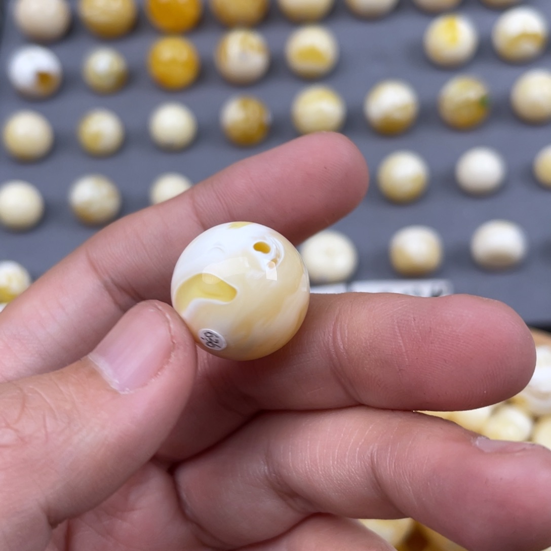 蜜蜡珠宝奇石未镶嵌