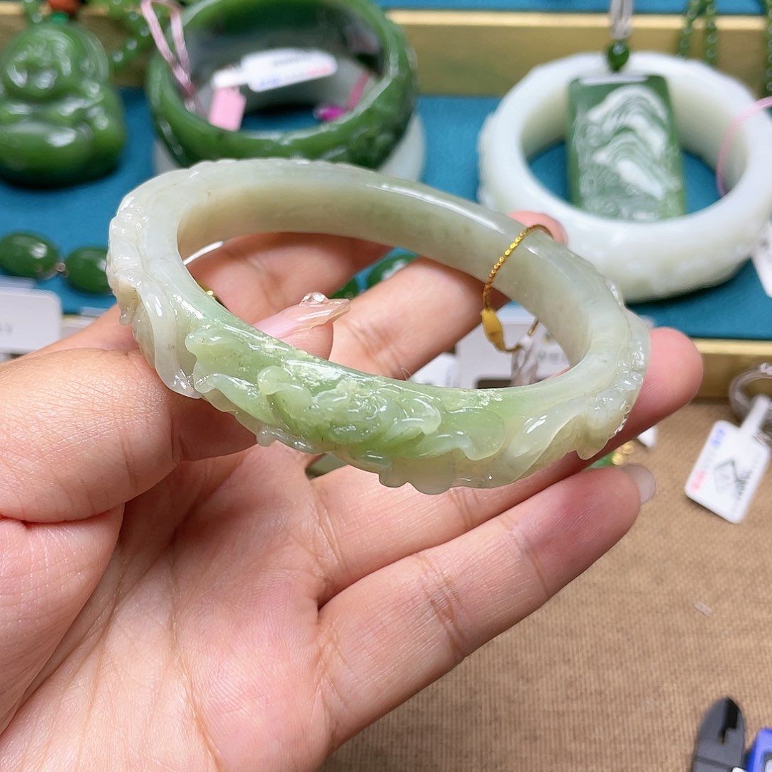 【闪购商品】和田玉手镯6364圈口66未镶嵌