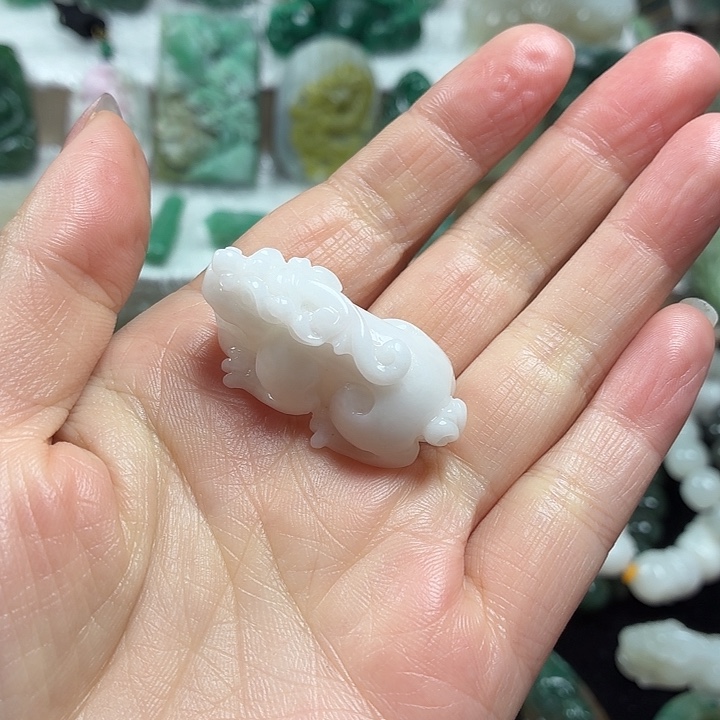 罗***生独山玉未镶嵌吊坠