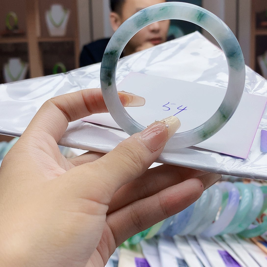 翡翠手镯未镶嵌789998999999999999