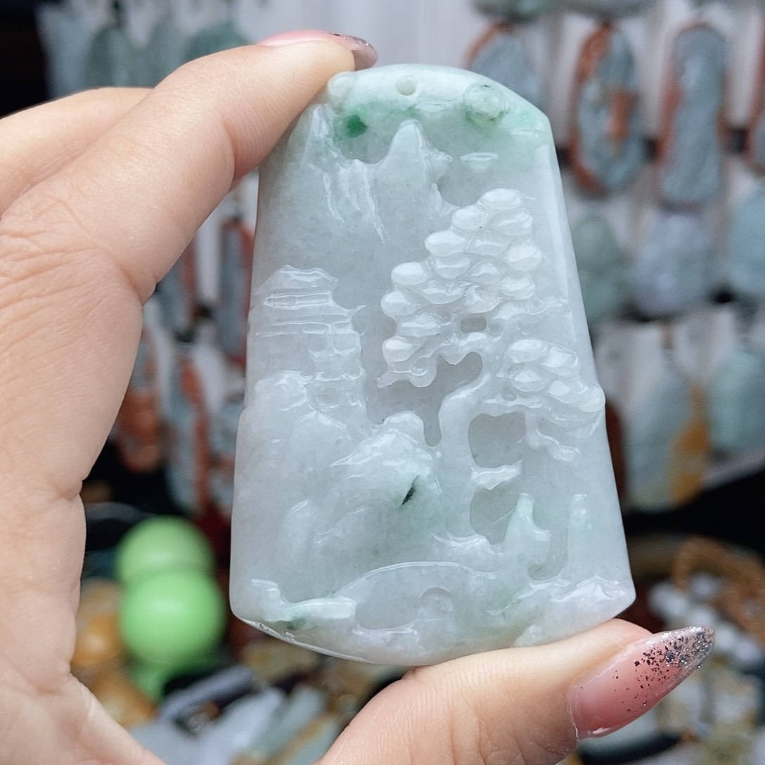 翡翠颈饰未镶嵌翡翠