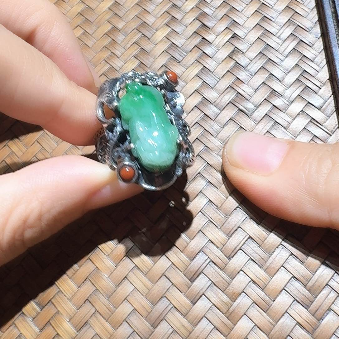 翡翠戒指银S925镶嵌个性十足