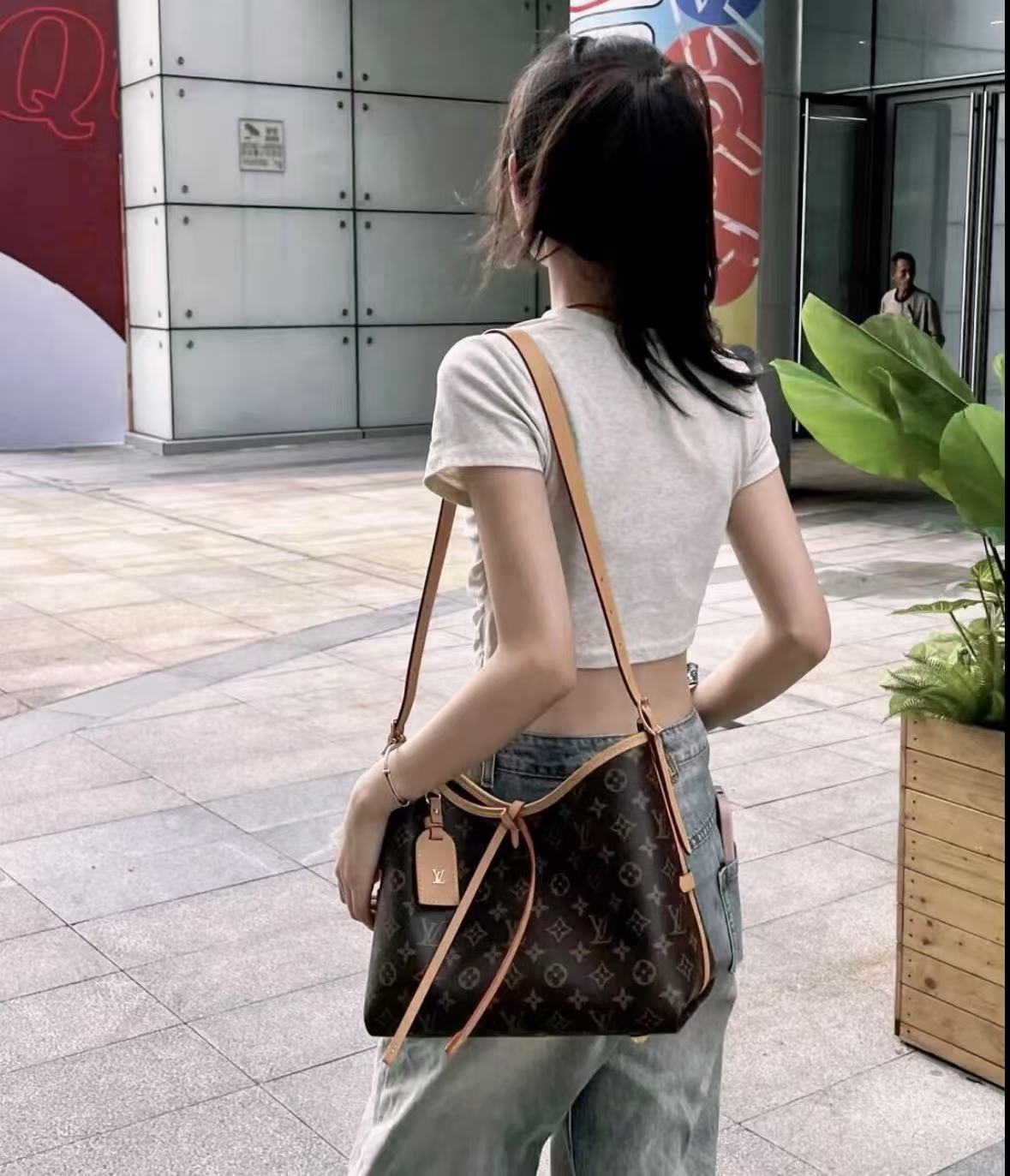 99新  LouisVuitton/路易威登 经典老花 涂层时尚休闲手提单肩包