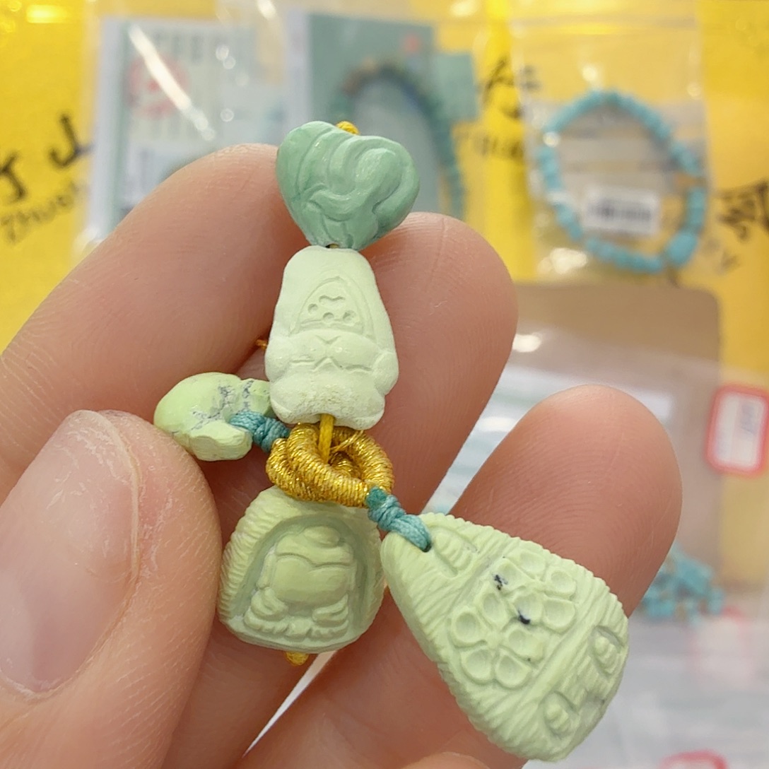 绿松石未镶嵌珠宝奇石