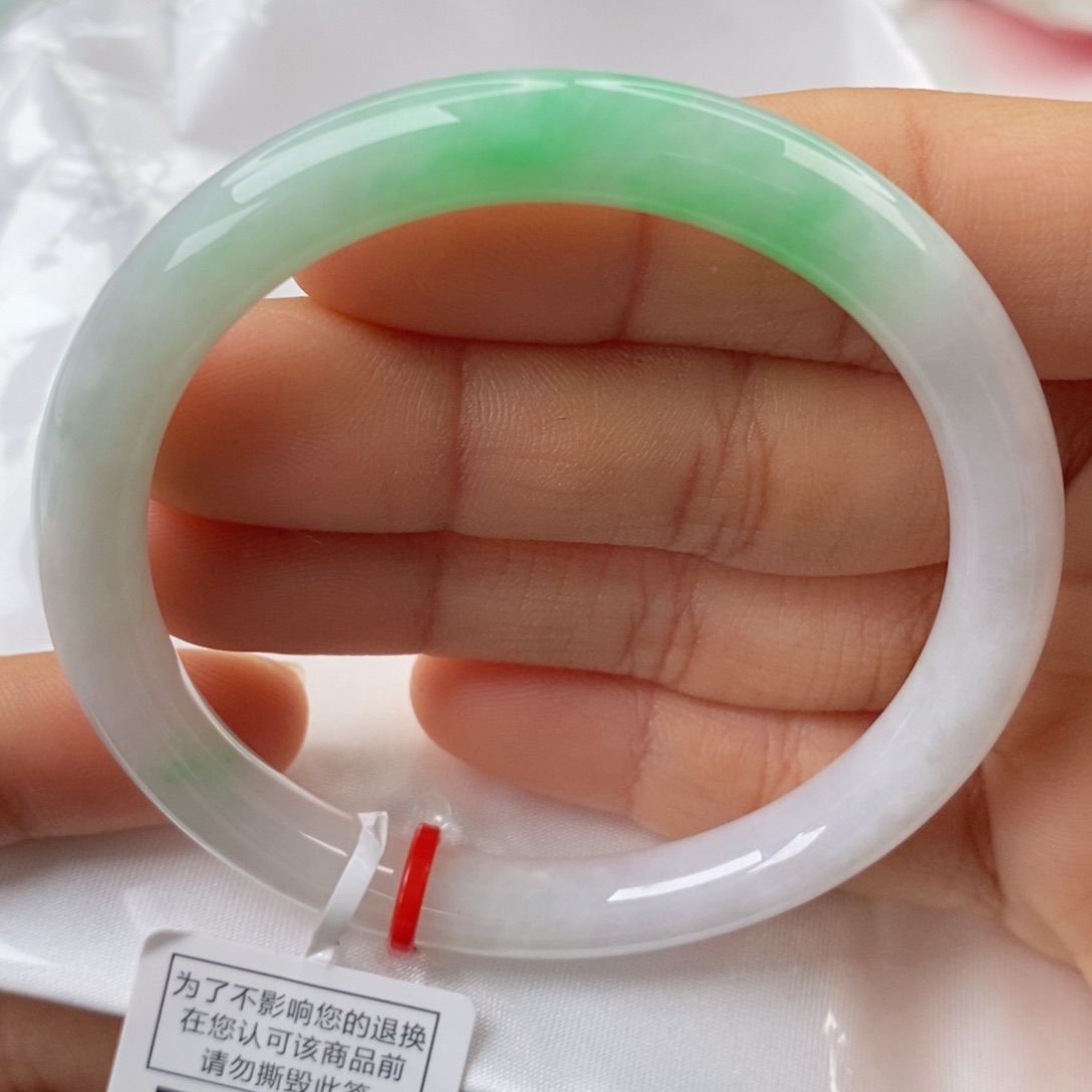 翡翠手镯（圆镯）未镶嵌