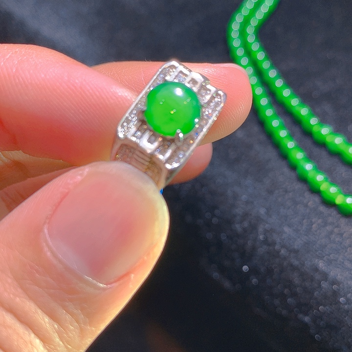 【闪购商品】翡翠颈饰银S925镶嵌翡翠