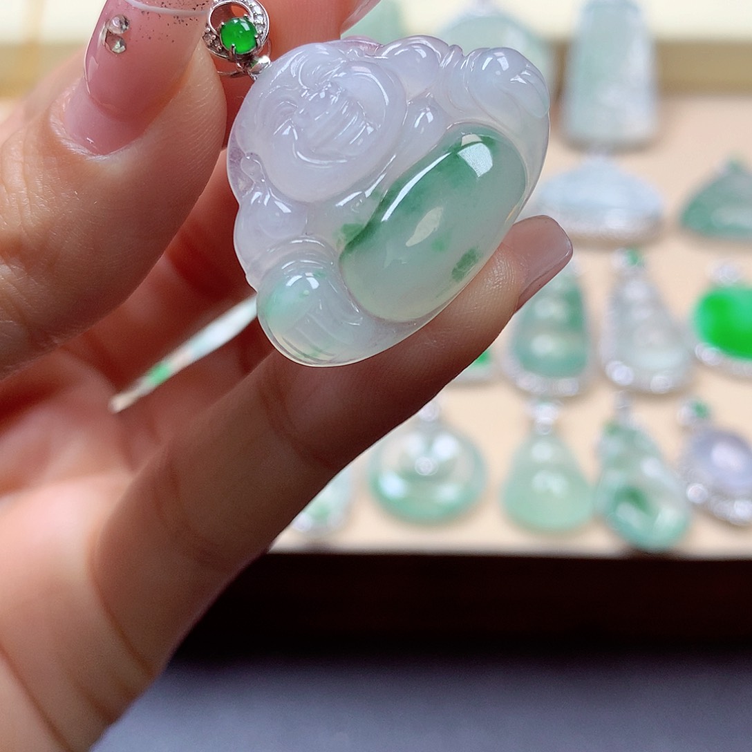 翡翠颈饰18K金镶嵌翡翠