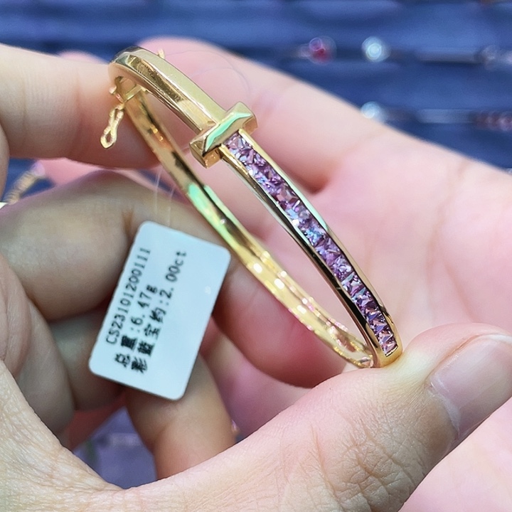 手镯蓝宝石18K金镶嵌2克拉粉色蓝宝石