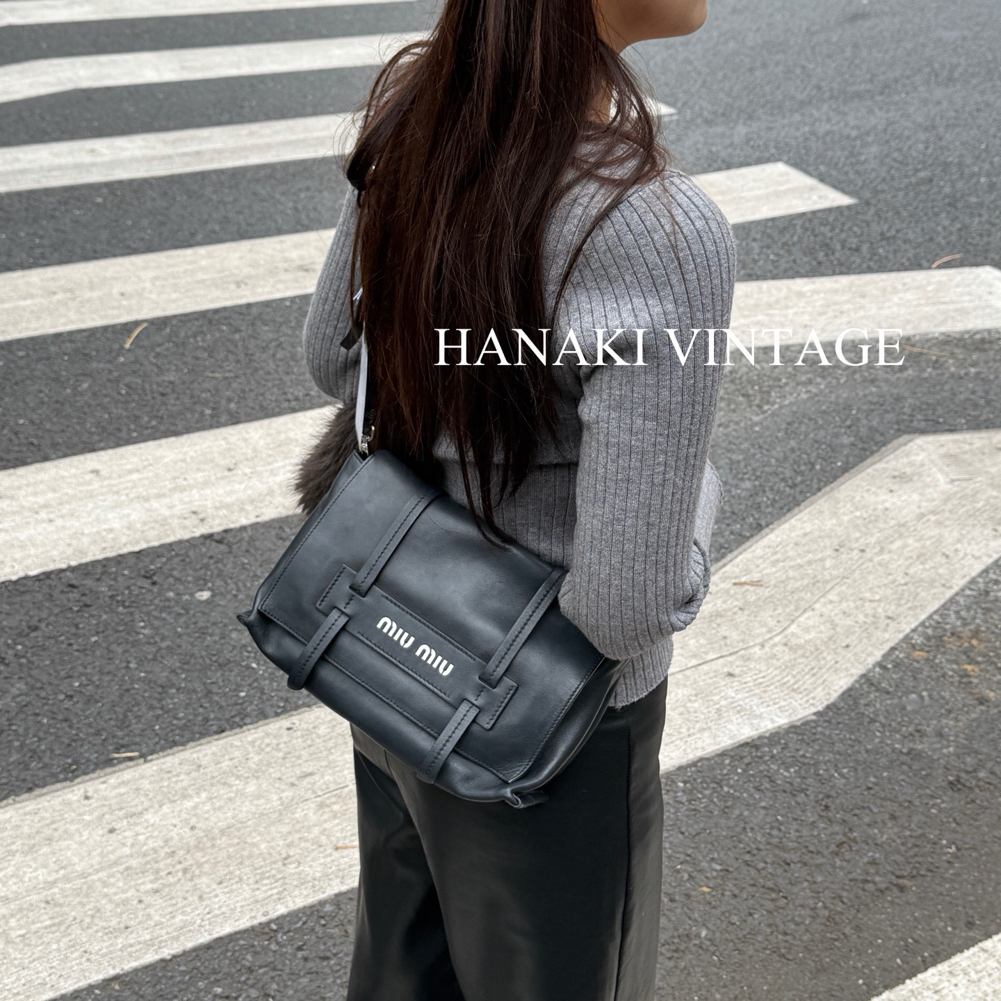 95新 MIU MIU/缪缪 花绮中古/缪缪现代款all black鲶鱼邮差包