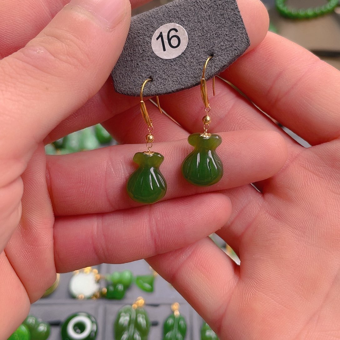 和田玉（碧玉）耳饰18K金镶嵌16