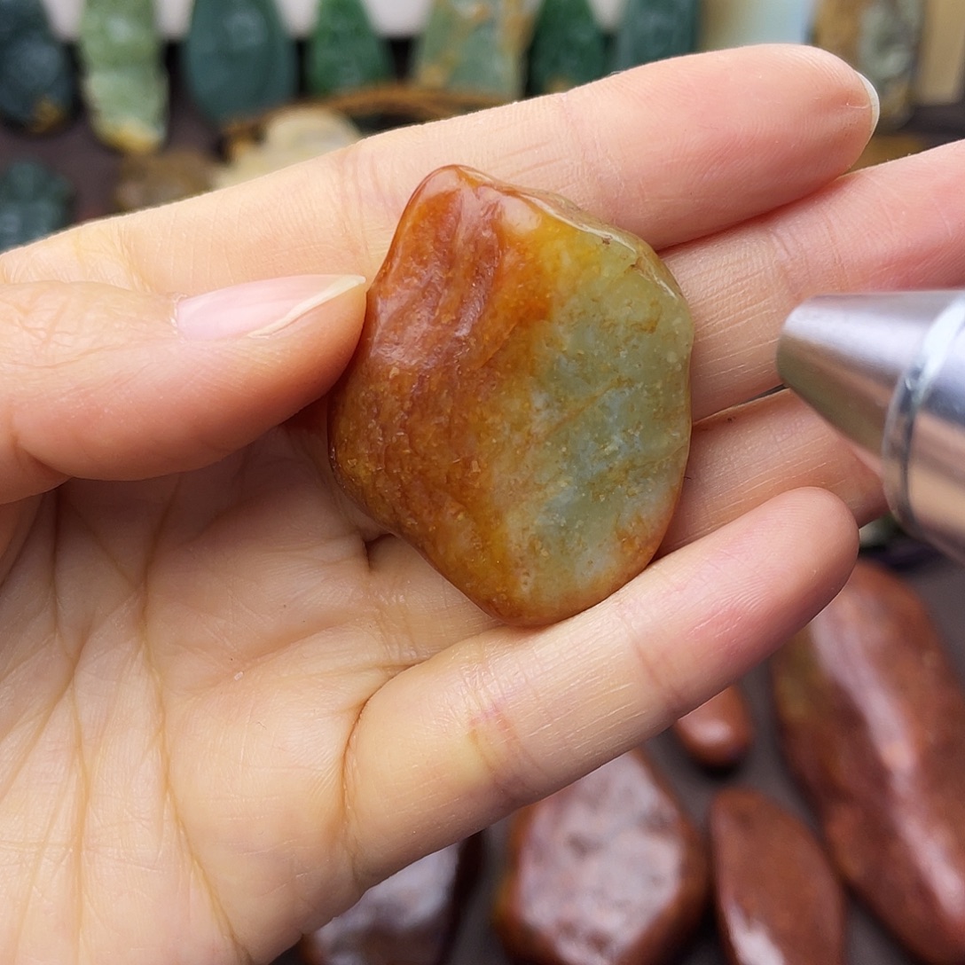 岫岩河磨玉（透闪石质玉）未镶嵌颈饰